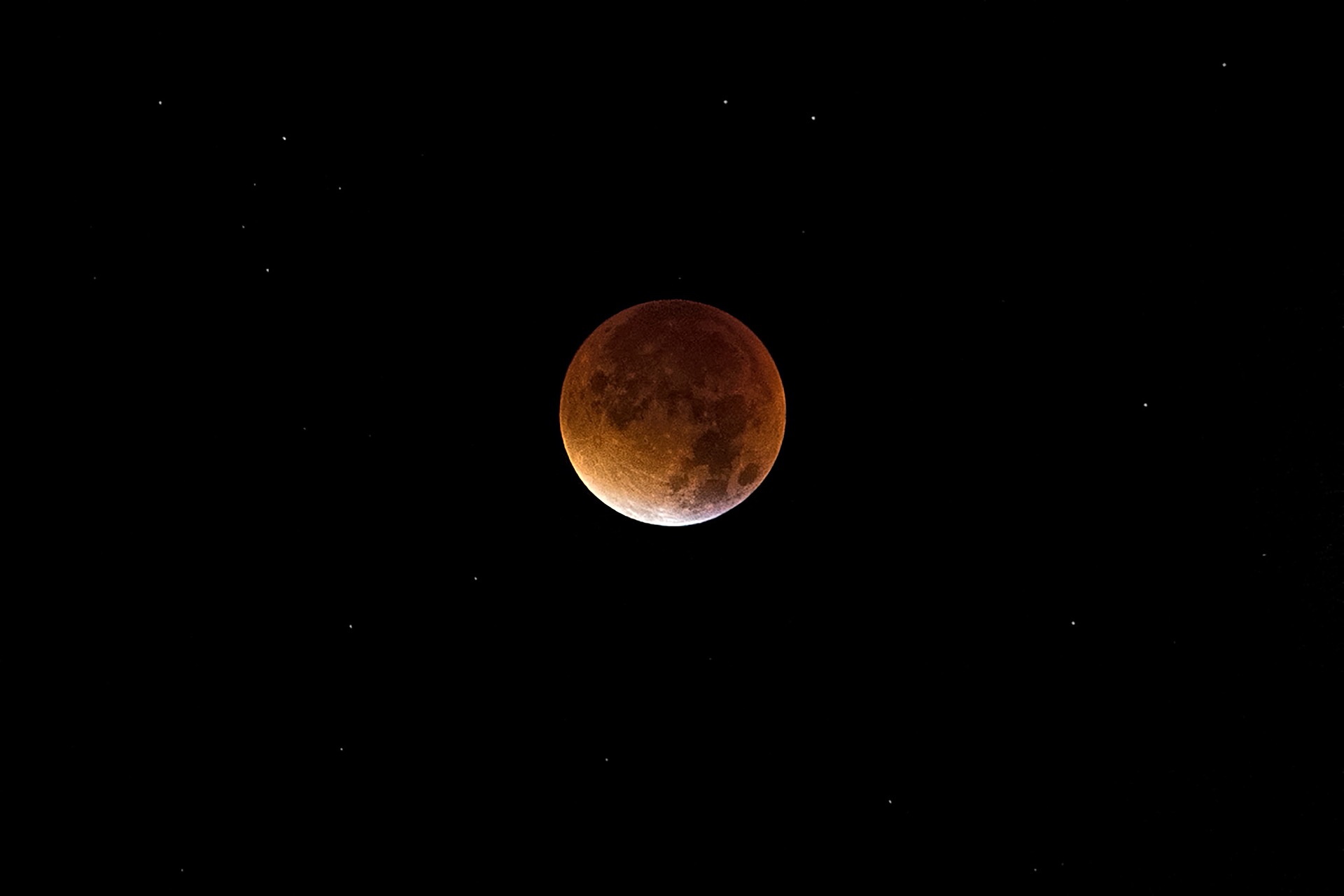 eclipse lunar total en ecuador