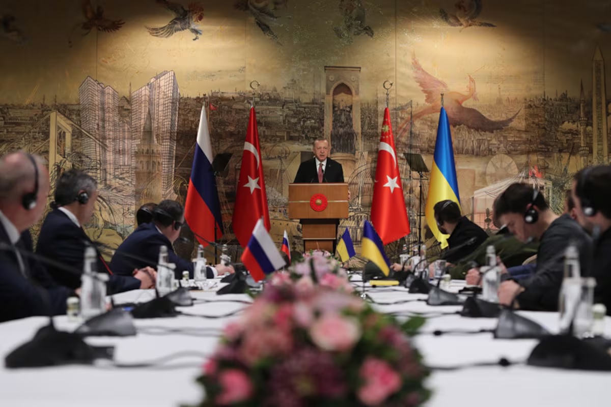Putin NO Asistirá a las Negociaciones en Estambul: Rusia Envía Delegación Oficial