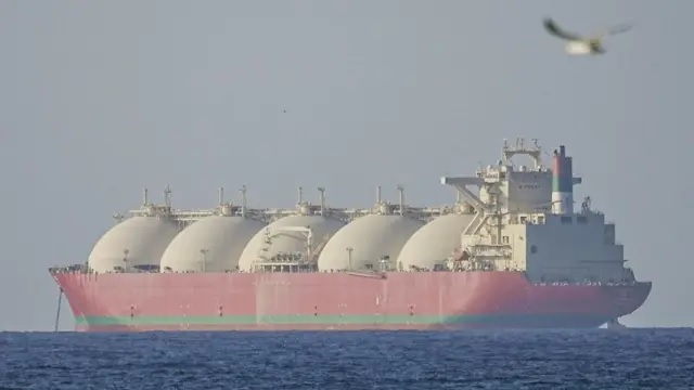 Irán Cierra el Estrecho de Ormuz Tras Acuerdo con EE.UU.